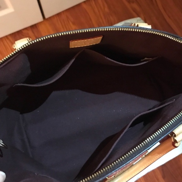 SOLD!!!! Authentic Louis Vuitton Turrene MM - Picture 4 of 6